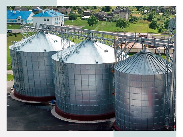 Металлические силосы в Норильске